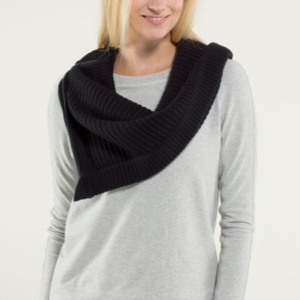 (SOLD) LULULEMON Falling Freely Neck Warmer Scarf - Picture 3 of 8